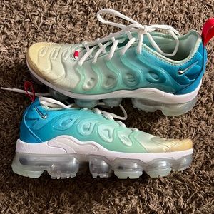 Brand new women’s Nike Air Vapor Max Plus size 7
